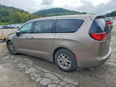 2C4RC1DG6HR544287 — 2017 Chrysler Pacifica, photo 2 from Copart 22.10.2026, Front end