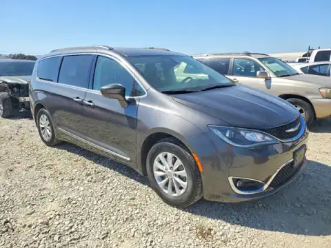 2C4RC1BG9HR517491 — 2017 Chrysler Pacifica, photo 4 from Copart 22.09.2026, Mechanical damage