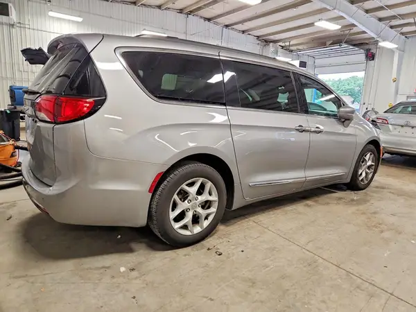 2C4RC1BG9HR669836 — 2017 Chrysler Pacifica, zdjęcie 3 z Copart 08.10.2026, Uszkodzenia mechaniczne