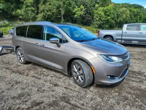 2C4RC1GG4HR777726 — 2017 Chrysler Pacifica, фото 4 з Copart, Задня частина
