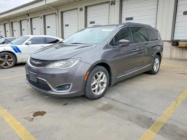 2C4RC1BG5HR528343 Chrysler Pacifica 2017 — Side damage, before-repair photo