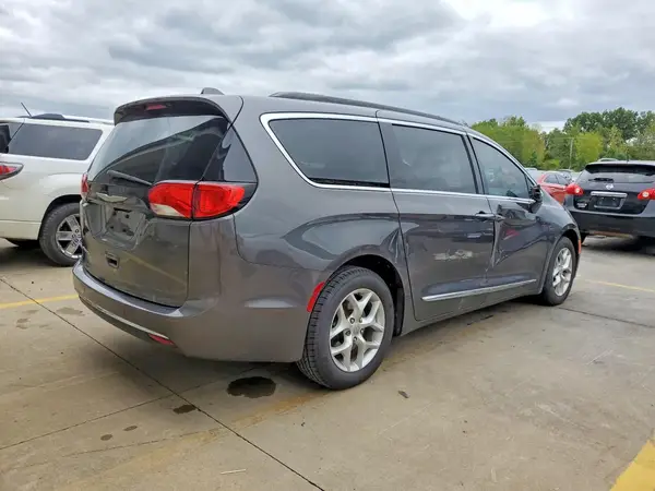 2C4RC1BG5HR528343 — 2017 Chrysler Pacifica, photo 3 from Copart, Side