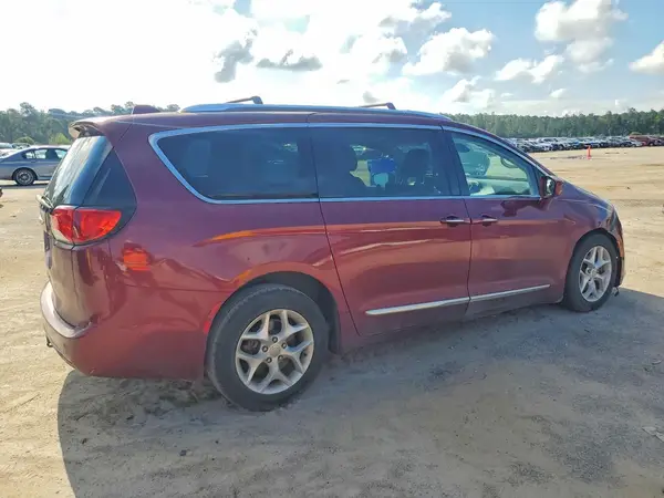 2C4RC1EGXHR614369 — 2017 Chrysler Pacifica, photo 3 from Copart 28.09.2026, Front end
