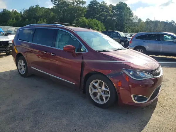 2C4RC1EGXHR614369 — 2017 Chrysler Pacifica, photo 4 from Copart 28.09.2026, Front end