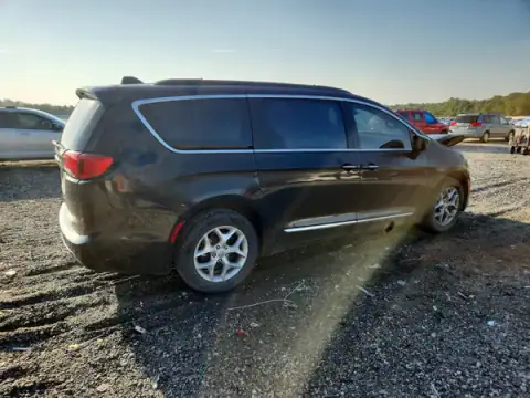 2C4RC1BG7HR638262 — 2017 Chrysler Pacifica, zdjęcie 3 z Copart, Przód