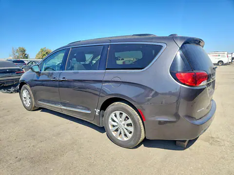 2017 Chrysler Pacifica VIN 2C4RC1BG2HR516733 фото 2