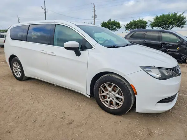 2C4RC1CGXHR598077 — 2017 Chrysler Pacifica, photo 4 from Copart 07.10.2026, Rear end