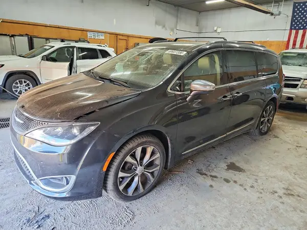 2C4RC1GG7HR648010 Chrysler Pacifica 2017 — Front end damage, before-repair photo