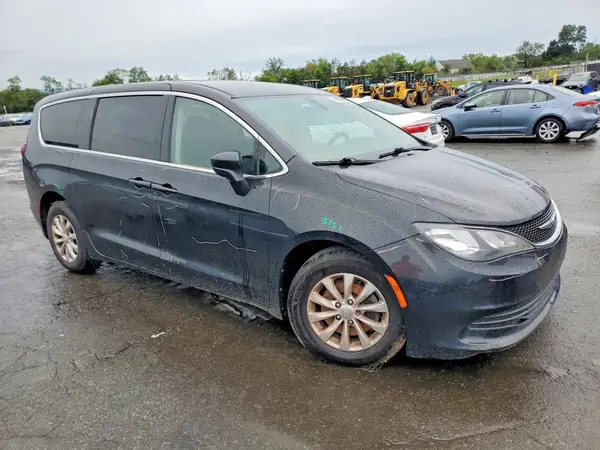 2C4RC1DG3HR611217 — 2017 Chrysler Pacifica, zdjęcie 4 z Copart 13.10.2026, Wandalizm