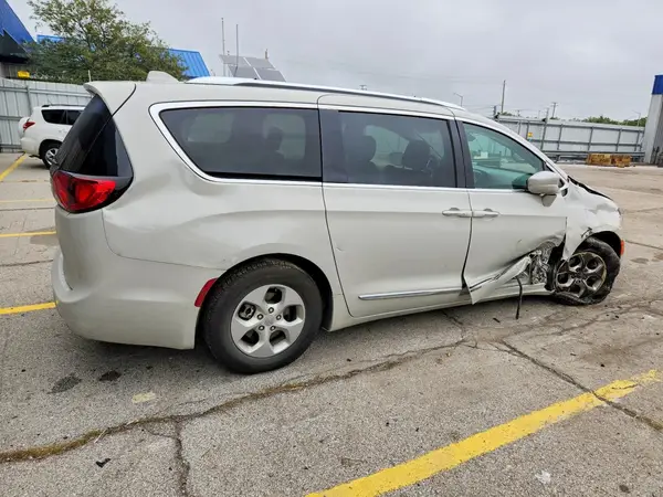 2C4RC1EG3HR840186 — 2017 Chrysler Pacifica, zdjęcie 3 z Copart, Bok