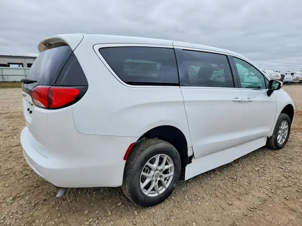 2C4RC1CG5HR500945 — 2017 Chrysler Pacifica, zdjęcie 3 z Copart, Grad