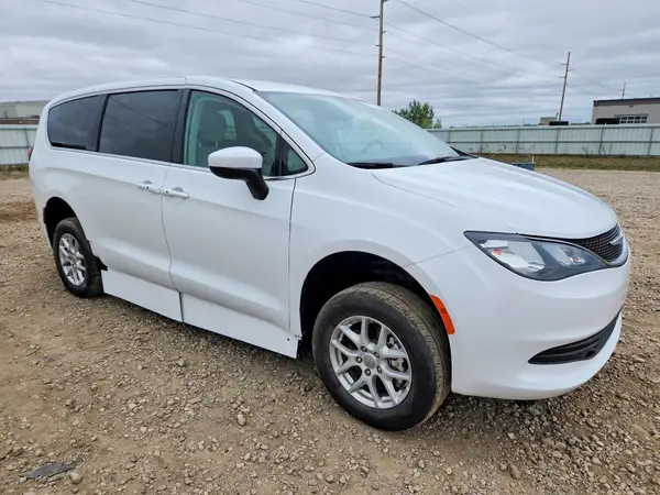 2C4RC1CG5HR500945 — 2017 Chrysler Pacifica, zdjęcie 4 z Copart, Grad