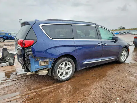 2C4RC1BG6HR769702 — 2017 Chrysler Pacifica, zdjęcie 3 z Copart 28.10.2026, Tył