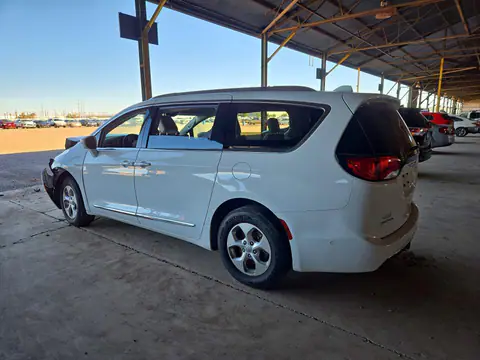 2C4RC1EG0HR764166 — 2017 Chrysler Pacifica, фото 2 з Copart 26.10.2026, Передня частина