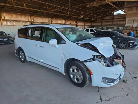 2C4RC1EG0HR764166 — 2017 Chrysler Pacifica, фото 4 з Copart 26.10.2026, Передня частина