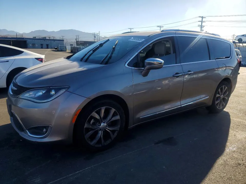 2017 Chrysler Pacifica VIN 2C4RC1GG5HR653156 фото 1