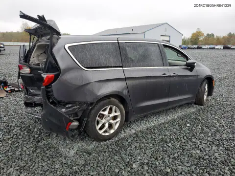 2C4RC1BG5HR841229 — 2017 Chrysler Pacifica, photo 3 from Copart, Rear end