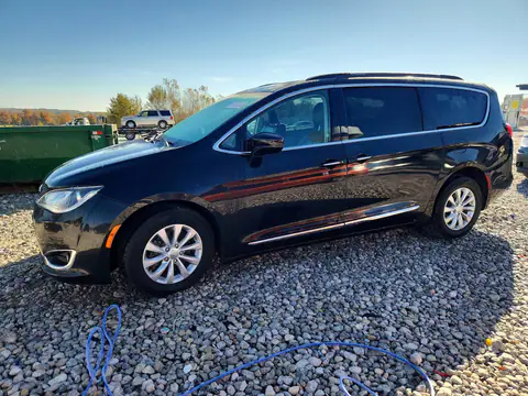 2C4RC1BG0HR837802 — 2017 Chrysler Pacifica, Задня частина, фото до ремонту
