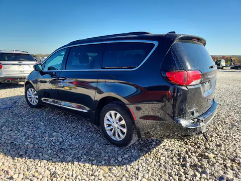 2C4RC1BG0HR837802 — 2017 Chrysler Pacifica, photo 2 from Copart, Rear end