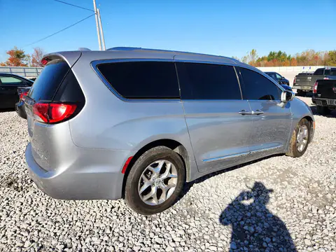 2C4RC1GG0HR531160 — 2017 Chrysler Pacifica, photo 3 from Copart, Front end