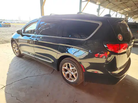 2C4RC1GG2HR729996 — 2017 Chrysler Pacifica, photo 2 from Copart 28.10.2026, Front end