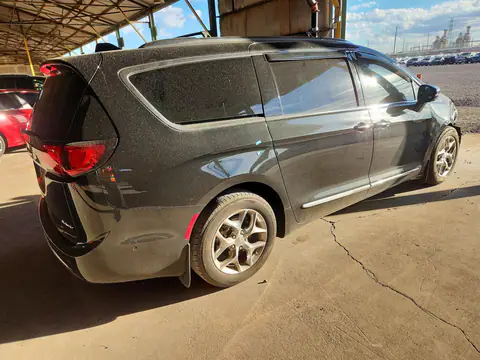 2C4RC1GG2HR729996 — 2017 Chrysler Pacifica, photo 3 from Copart 28.10.2026, Front end