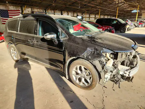 2C4RC1GG2HR729996 — 2017 Chrysler Pacifica, photo 4 from Copart 28.10.2026, Front end
