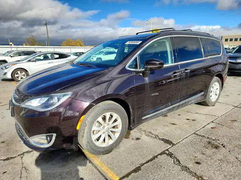 2C4RC1BG2HR691774 — 2017 Chrysler Pacifica, Parte delantera (Front End), fotos antes de reparar