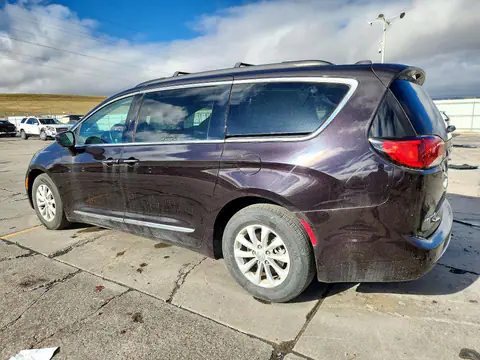 2C4RC1BG2HR691774 — 2017 Chrysler Pacifica, zdjęcie 2 z Copart 28.10.2026, Przód