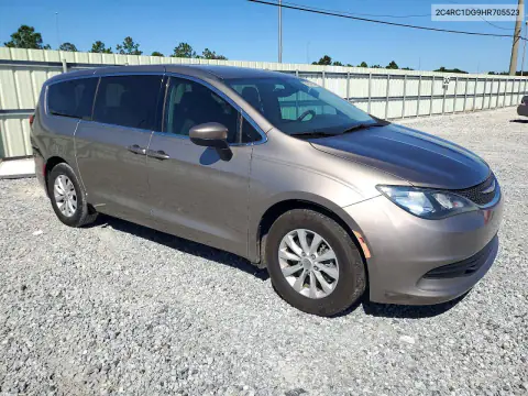 2C4RC1DG9HR705523 — 2017 Chrysler Pacifica, photo 4 from Copart, Side