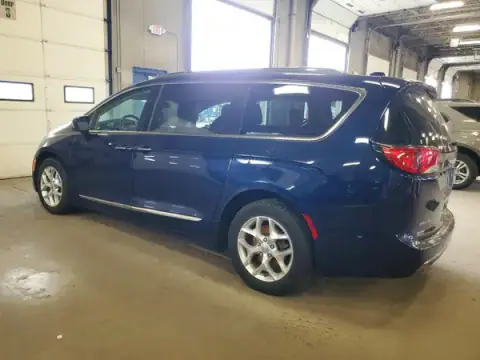 2C4RC1EGXHR757032 — 2017 Chrysler Pacifica, zdjęcie 2 z Copart, Przód