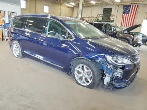 2C4RC1EGXHR757032 — 2017 Chrysler Pacifica, zdjęcie 4 z Copart, Przód