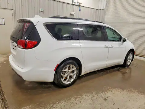 2C4RC1FG1JR183120 — 2018 Chrysler Pacifica, photo 3 from Copart 30.09.2026, Front end