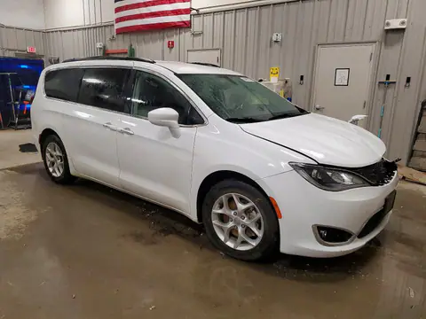 2C4RC1FG1JR183120 — 2018 Chrysler Pacifica, photo 4 from Copart 30.09.2026, Front end