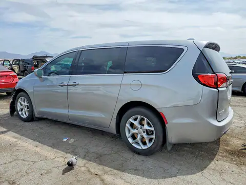 2C4RC1FG1JR126156 — 2018 Chrysler Pacifica, photo 2 from Copart 22.10.2026, Side