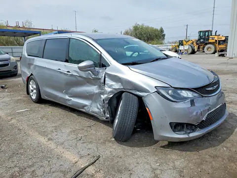 2C4RC1FG1JR126156 — 2018 Chrysler Pacifica, photo 4 from Copart 22.10.2026, Side