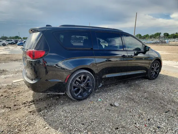 2C4RC1GG1JR259871 — 2018 Chrysler Pacifica, фото 3 с аукциона Copart, Боковая часть