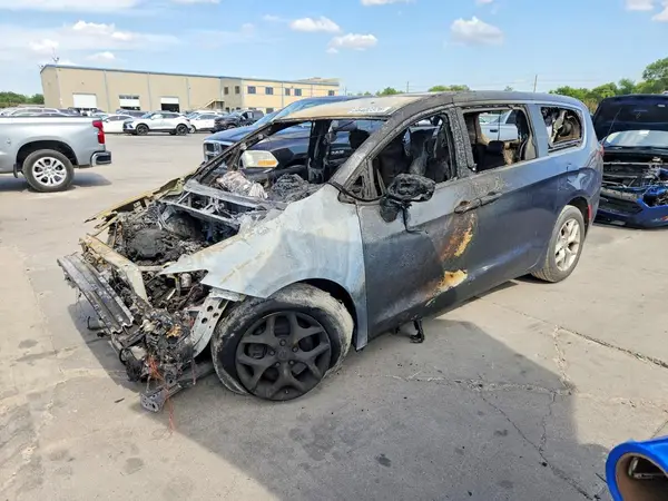 2C4RC1FG3JR270906 — 2018 Chrysler Pacifica, Пожар (Burn), фото до ремонта