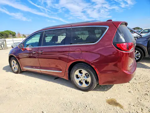 2C4RC1N71JR229658 — 2018 Chrysler Pacifica, foto 2 de Copart 29.10.2026, Parte delantera