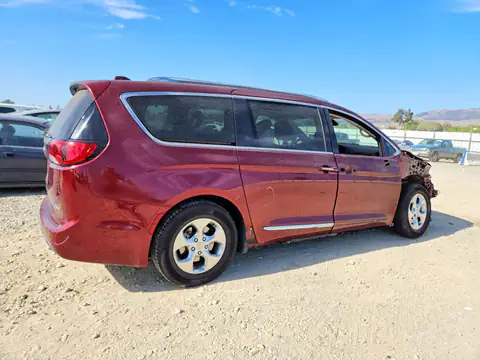2C4RC1N71JR229658 — 2018 Chrysler Pacifica, foto 3 de Copart 29.10.2026, Parte delantera