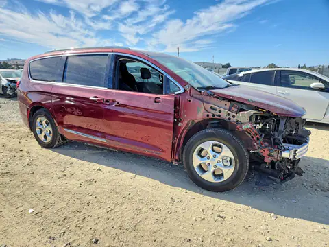 2C4RC1N71JR229658 — 2018 Chrysler Pacifica, foto 4 de Copart 29.10.2026, Parte delantera