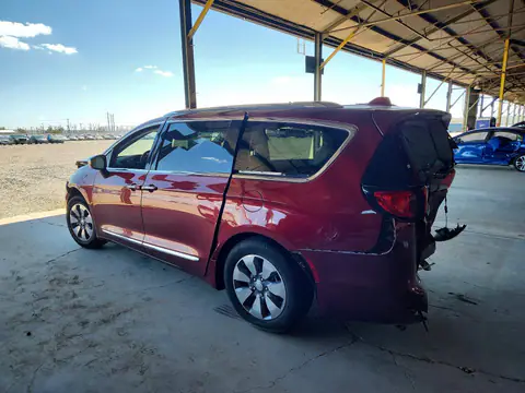 2C4RC1N77JR183415 — 2018 Chrysler Pacifica, photo 2 from Copart 30.09.2026, Front end