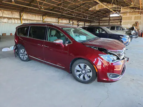 2C4RC1N77JR183415 — 2018 Chrysler Pacifica, photo 4 from Copart 30.09.2026, Front end
