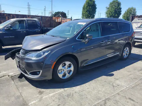 2C4RC1L77JR124853 — 2018 Chrysler Pacifica, Передняя часть (Front End), фото до ремонта
