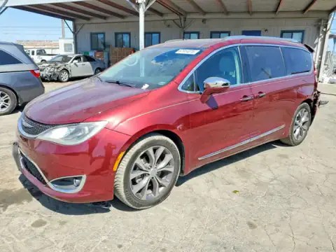 2C4RC1GGXJR112481 — 2018 Chrysler Pacifica, ЗАДНЯЯ ЧАСТЬ (Rear End), фото до ремонта