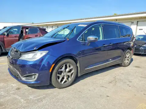 2C4RC1GG0JR251647 — 2018 Chrysler Pacifica, Front end (Front End), before-repair photos