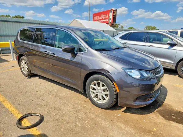 2C4RC1DG0JR310538 — 2018 Chrysler Pacifica, photo 4 from Copart, Front end