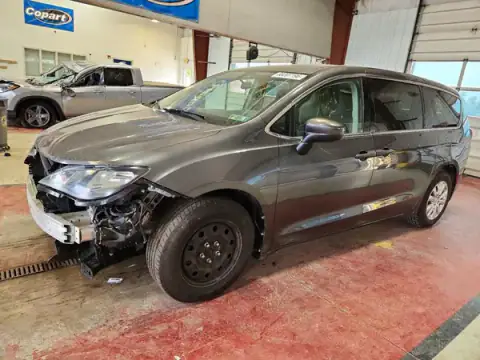 2C4RC1AG6JR139623 — 2018 Chrysler Pacifica, Front end (Front End), before-repair photos
