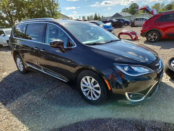 2C4RC1BG5JR152152 — 2018 Chrysler Pacifica, photo 4 from Copart 30.09.2026, Front end