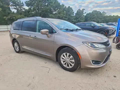 2C4RC1EG9JR116850 — 2018 Chrysler Pacifica, zdjęcie 4 z Copart, Zalanie